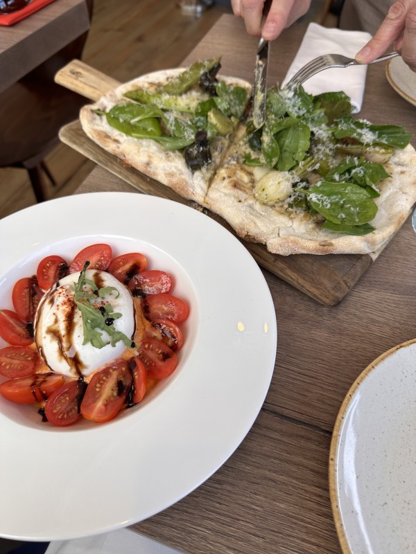 POKE OCEAN : saumon fumé, tartare de saumon, riz vinaigré, avocat