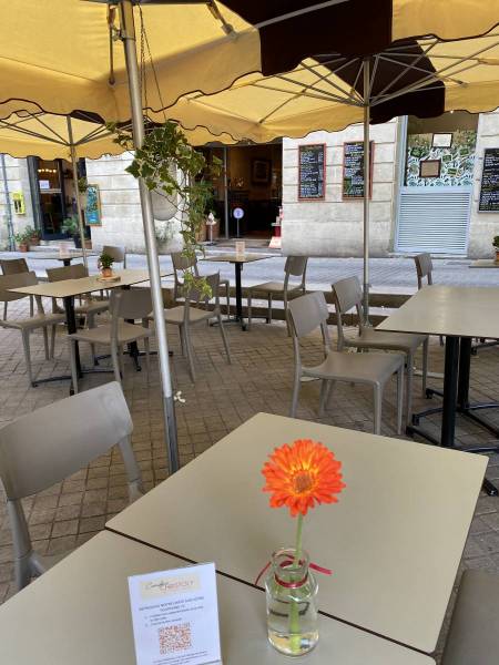 Terrasse Bordeaux centre respect espace normes covid